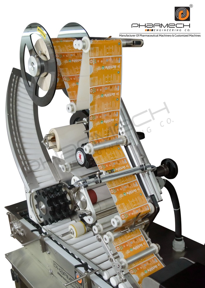 Top Labelling Vertical Type Machine2